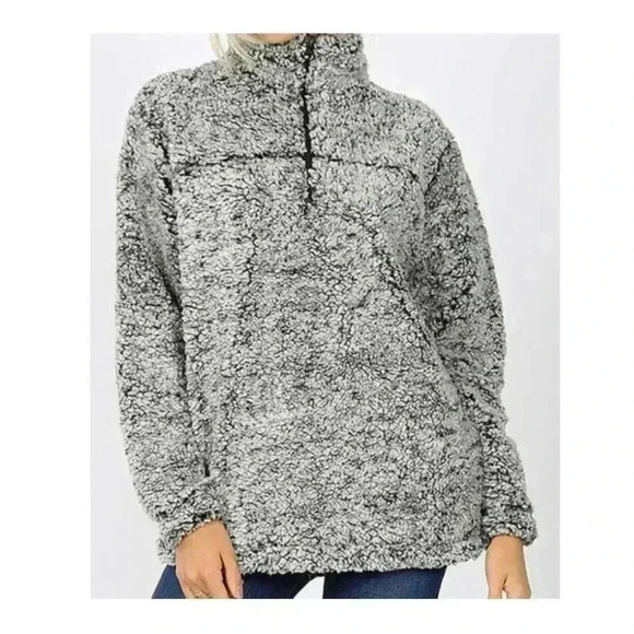 Zenana Outfitters Jackets & Blazers - 🆕Zenana Gray Fuzzy Pullover L🆕